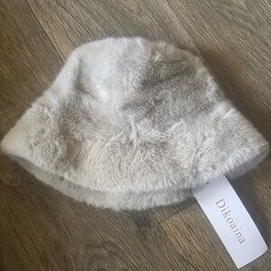 ✨Women's Plush Faux Fur Hat - Cream/Gray✨